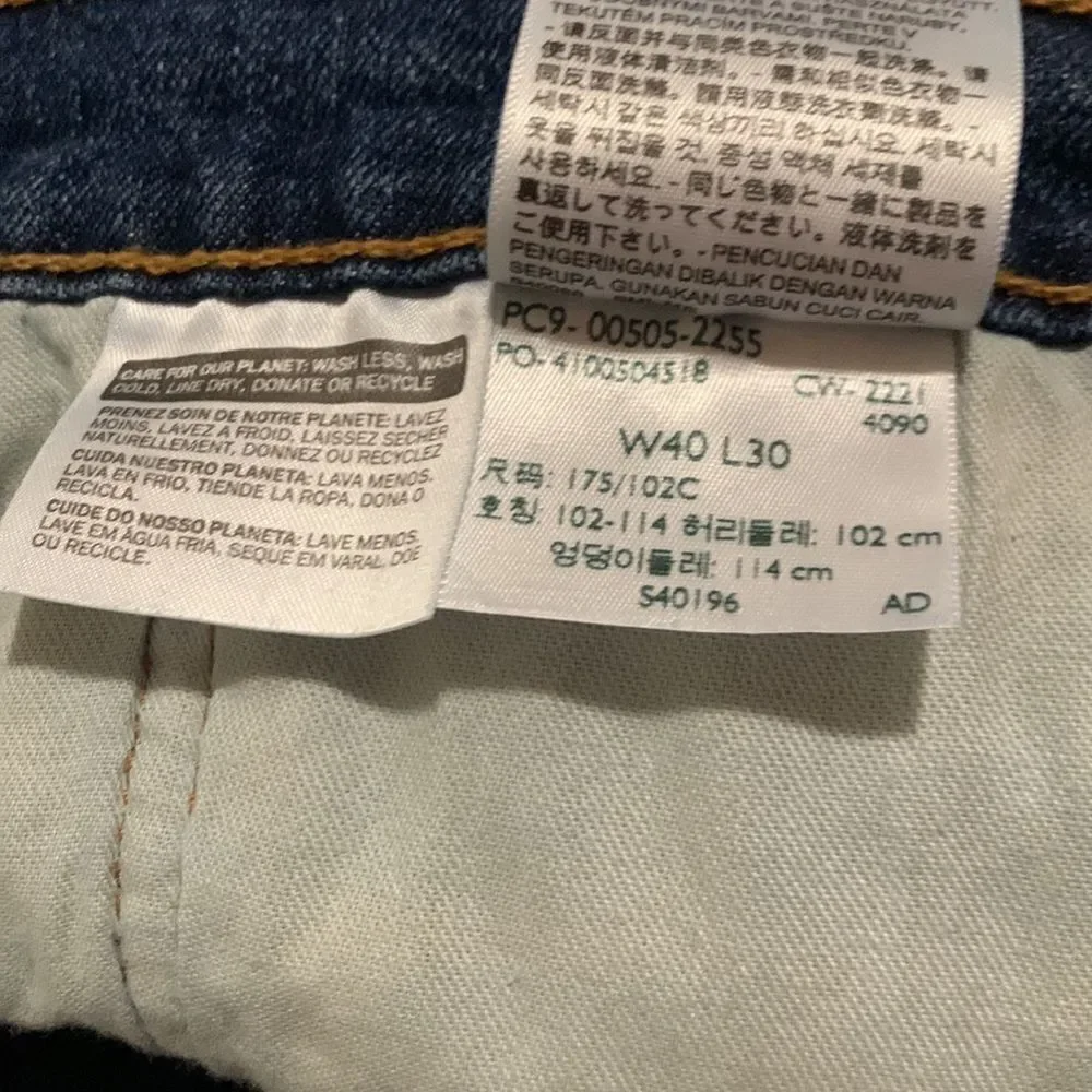 Levi's 505 blue jeans 40x29 inseam slightly altered
